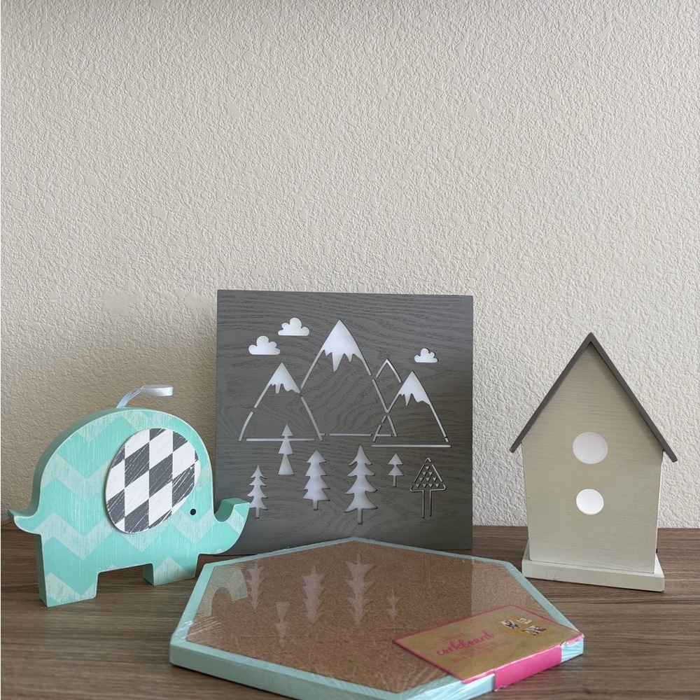 Nursery decor bundle 
4 pieces 
Battery lamps 
Cork board 
Wooden elephant